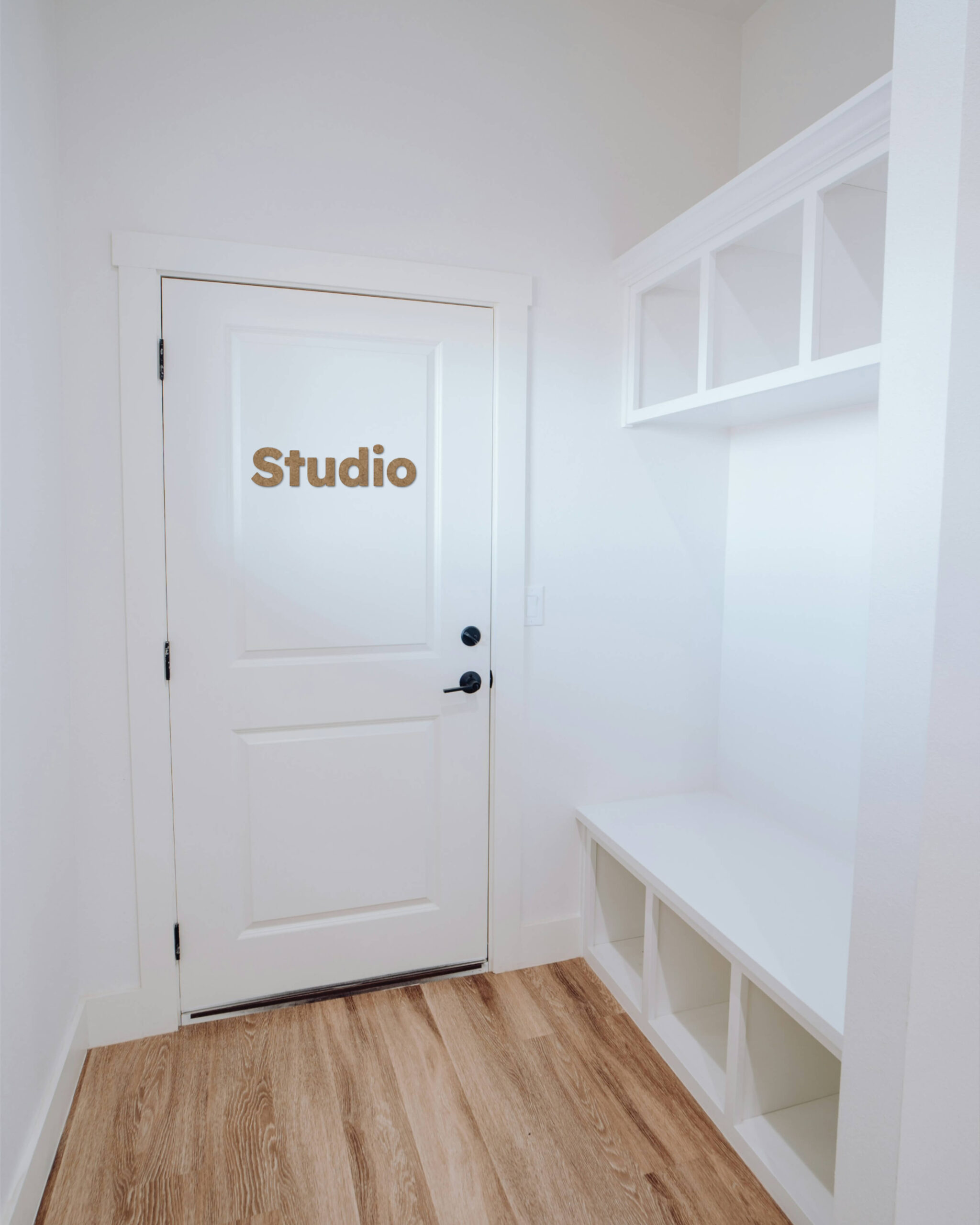 Lettre en bois décorative pour signalétique intérieure - 4